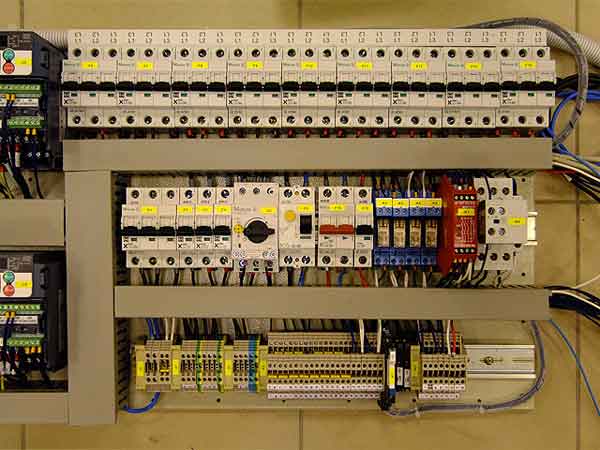 Электротехнические работы - залог надежности электросети